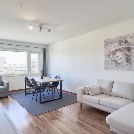 Norden Homes Turku 2-Bedroom Nordic Apartment エクステリア 写真