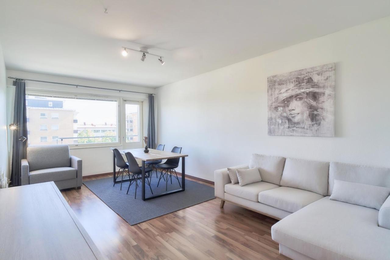 Norden Homes Turku 2-Bedroom Nordic Apartment エクステリア 写真